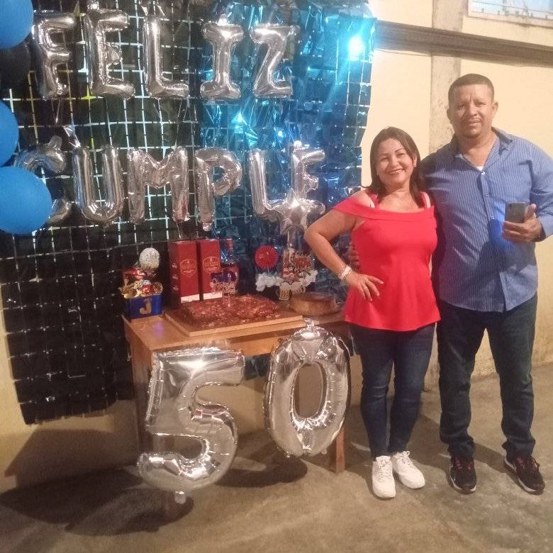 Supersonicbboy's tweet photo. Celebrando los 50's de mi padre :D #RegresandoPorAca :3 https://t.co/EVVwwOuw4f