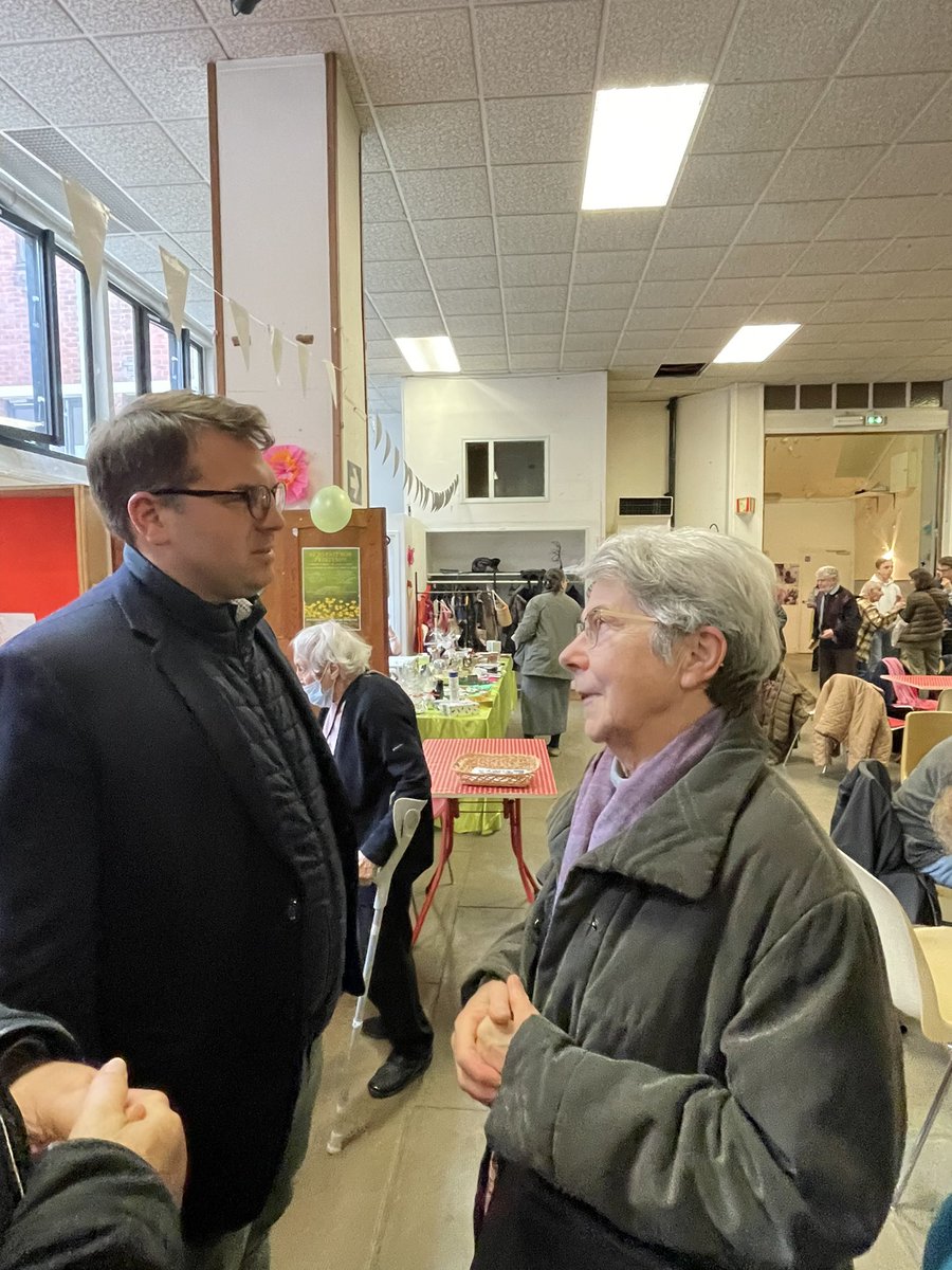 Alix_Bougeret's tweet photo. Beaucoup d’habitants de #Paris17 heureux de se retrouver au loto de la paroisse Saint-Joseph-des-Epinettes cet après-midi . L’occasion de partager une grille ou deux .. avec @geoffroyboulard @GuerrePhil et @marlene_romeo #Epinettes https://t.co/kIGqy58K9a