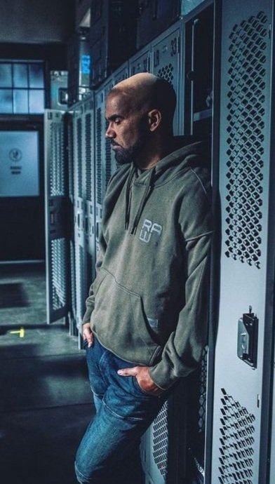 gladysivory3's tweet photo. SO READY for a NEW EPISODE of #SWAT TONIGHT ๐๐ฝ๐๐ฝ #SFM #Shemarfmoore #Journeyofadreamer #HONDO #Swatcbs #rollSWAT #Season5 #SwatSquad #SWATsunday #TeamSwat tonight at 10pm on CBS โผ๏ธ ๐ฌ๐ฆ
๐ค๐ฅ๐ฟ๐ฌ https://t.co/fkSXYBLTJu