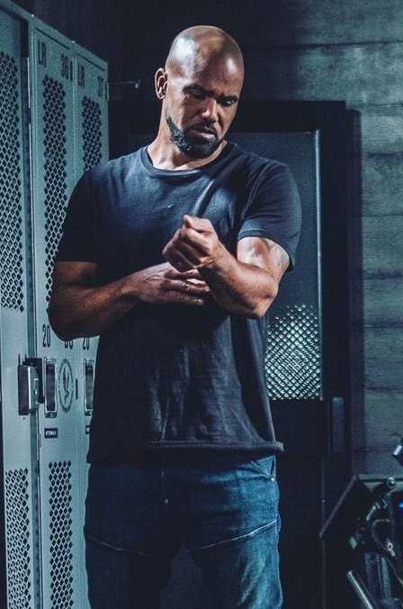 gladysivory3's tweet photo. SO READY for a NEW EPISODE of #SWAT TONIGHT ๐๐ฝ๐๐ฝ #SFM #Shemarfmoore #Journeyofadreamer #HONDO #Swatcbs #rollSWAT #Season5 #SwatSquad #SWATsunday #TeamSwat tonight at 10pm on CBS โผ๏ธ ๐ฌ๐ฆ
๐ค๐ฅ๐ฟ๐ฌ https://t.co/fkSXYBLTJu