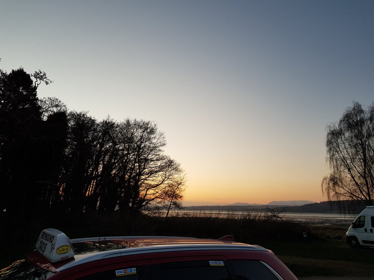 GreyhoundTaxis's tweet photo. A beautiful night at Bunchrew caravan site just on the outskirts of Inverness https://t.co/oMpLbUsZbN