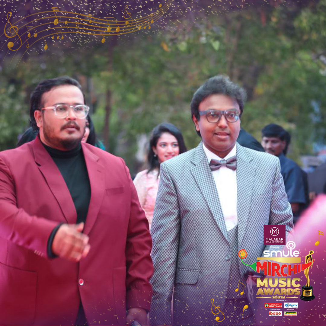 MirchiTamil983's tweet photo. Makala see who is with us today to celebrate Music and Musicians #MirchiMusicAwards-South 

Stay tuned.....
#MirchiMusicAwardsSouth #MMAsouth #SalutestheMusic #celebratingMusic #musicandmusicianstohonour https://t.co/kmF9MwLSPg
