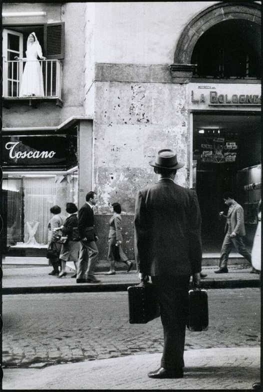 "Vivimos esta vida como si llevásemos otra en la maleta".
Ernest #Hemingway