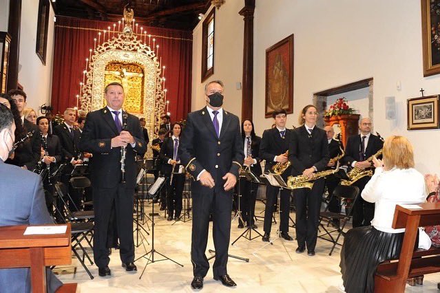 BandaLaLaguna's tweet photo. Día histórico el de hoy para nuestra banda centenaria. Después de casi tres años nos hemos vuelto a encontrar con nuestro fiel público en el mejor lugar, el Real Santuario del Santísimo Cristo de La Laguna. Momentos llenos de gran emoción. ¡Gracias!
#Cuaresma2022 💜🎶 https://t.co/pmnJAETGde