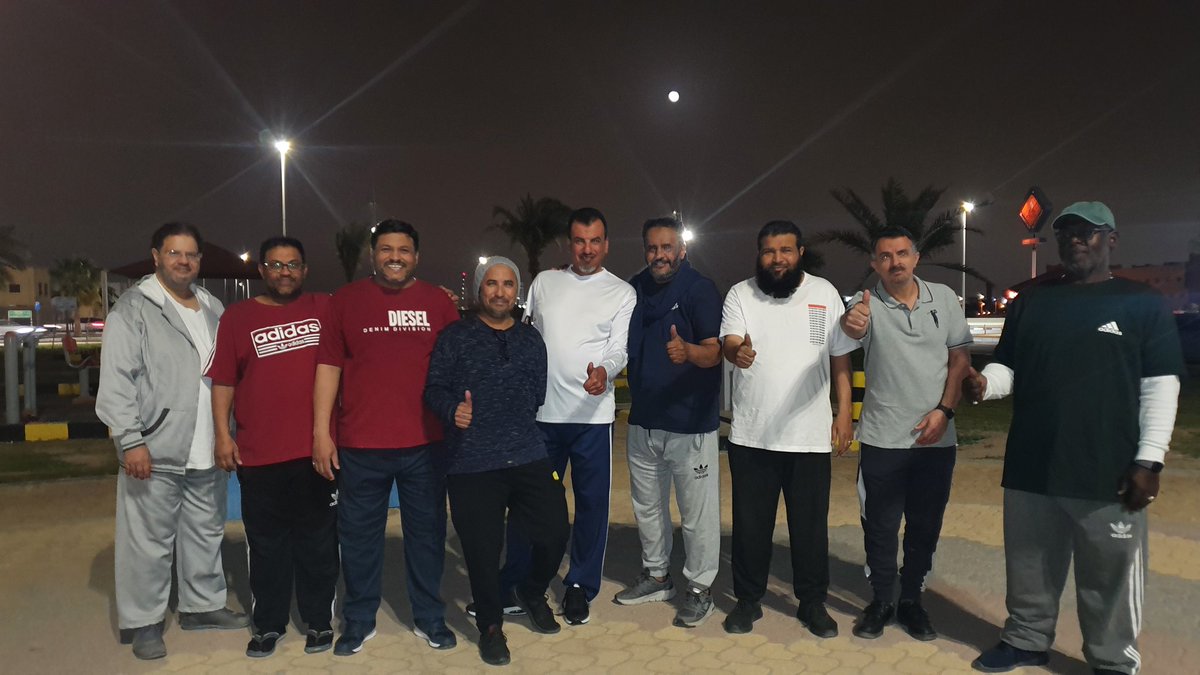 ادى الفريق تمرين هذ الليلة على مضمار ممشى الواحة