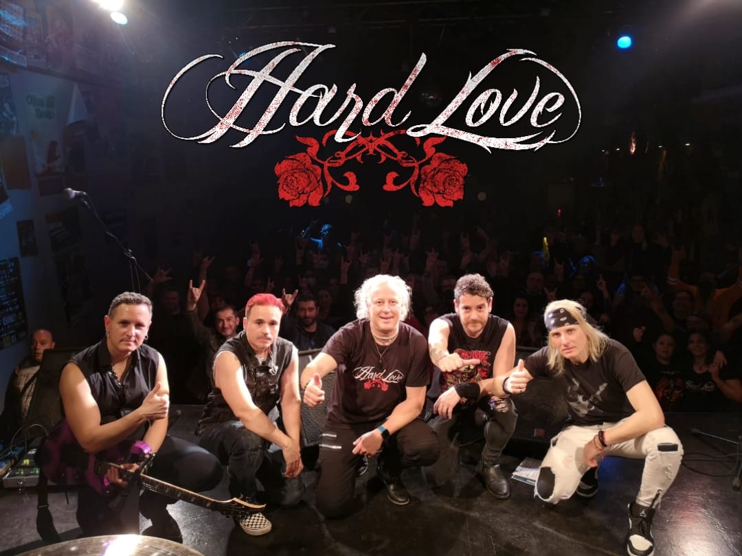 Gran noche en SaLa Gamma.
Queremos dar las gracias a Area51, a La Fase Banda y Xtasy, al personal de la sala, a las Hardlovas por currar como locas y a tod@s l@s que allí estuvisteis haciéndonos sentir como una gran Familia...
ILUSIÓN Y PASIÓN!!!
MIL BESOS!!!