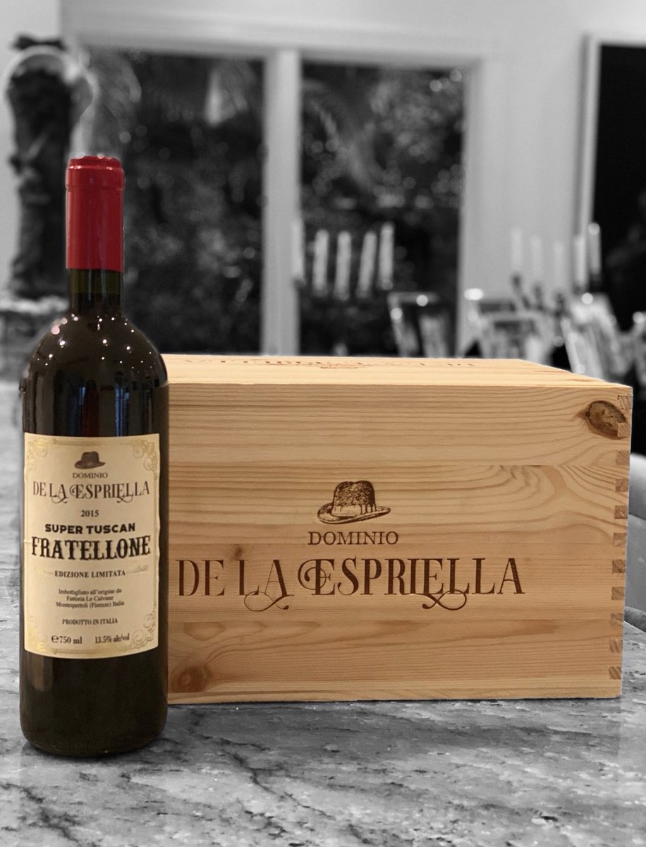 DELAESPRIELLAE's tweet photo. Encuentre en la tienda virtual de Abelardo De La Espriella, el vino #Fratellone. Una edición especial y exclusiva, en la que trabajó durante 5 años. 

Adquiérelo en: https://t.co/i5oJVrtWNW https://t.co/tqJxUPYiqn