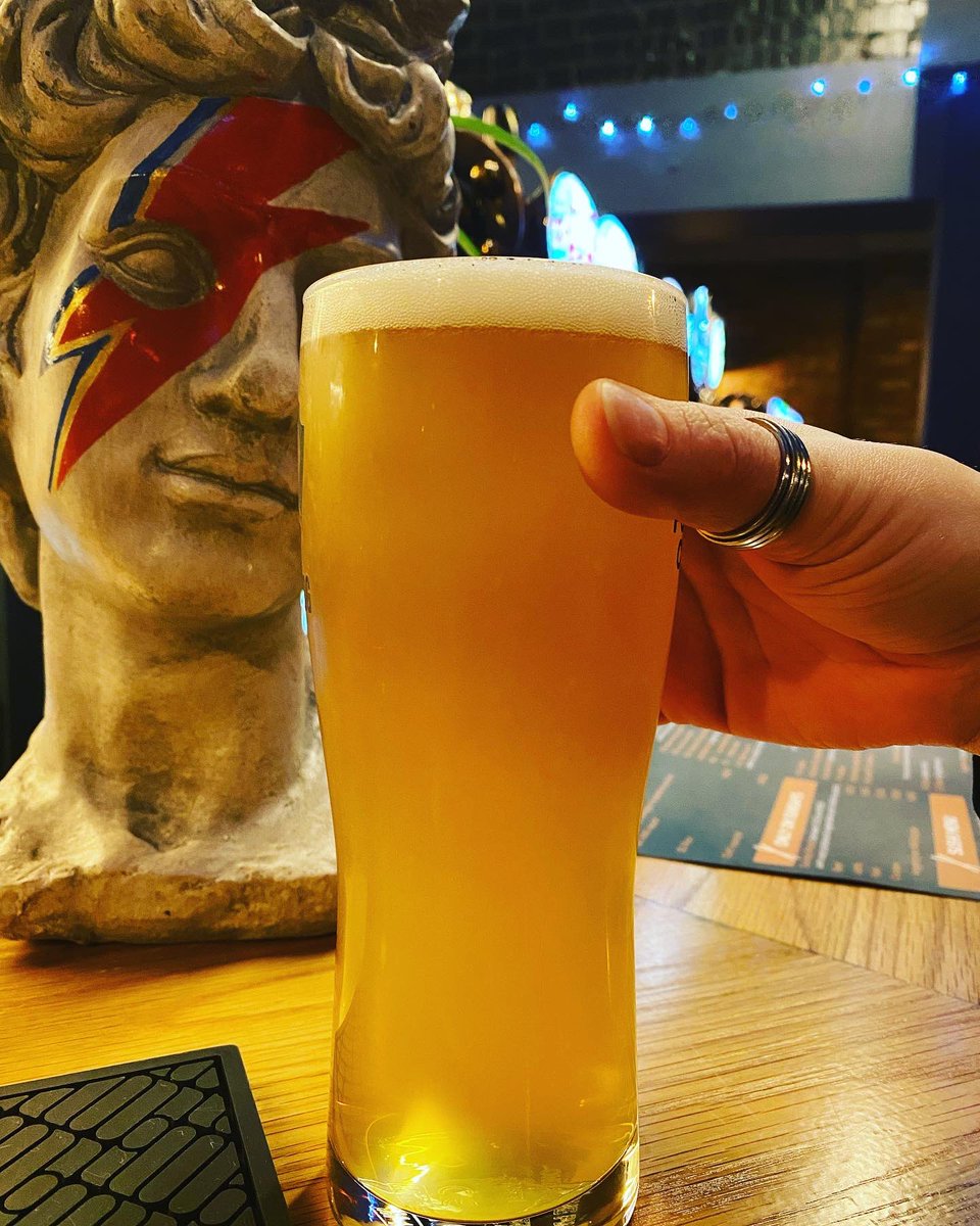 Sunday night food &amp; beer 🤩 
We have a whole raft of craft beers/local ciders &amp; real Ale for you. 
Plus Toshi the Chef will be serving his authentic homemade Japanese dishes til late.