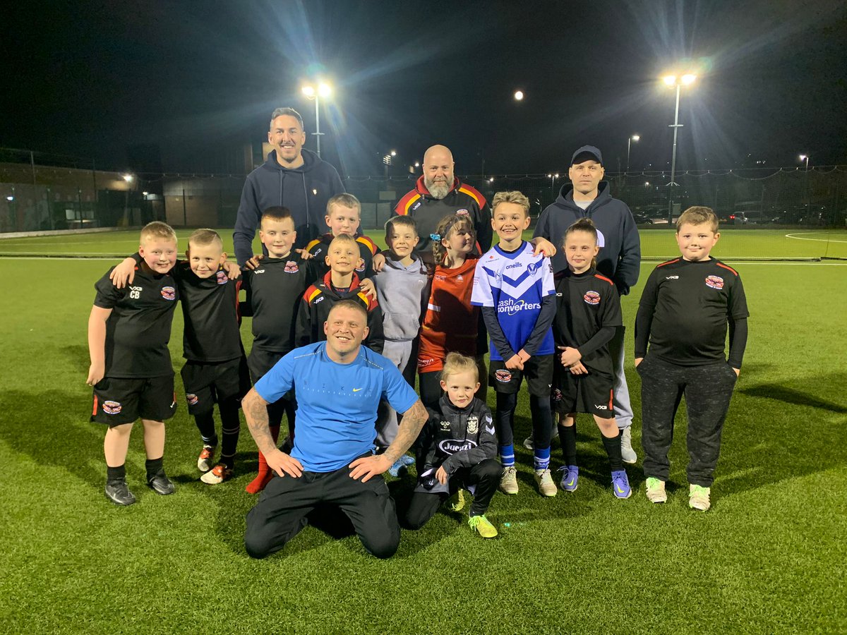 Hawks U9's Tough Mudder |

Our U9's are taking part in the Tough Mudder in July and have chosen the wonderful <a href="/mndassoc/">MND Association</a> for the superb <a href="/Rob7Burrow/">Rob Burrow CBE</a>. The charity will also feature on the back of their new playing kits.

justgiving.com/fundraising/ha…