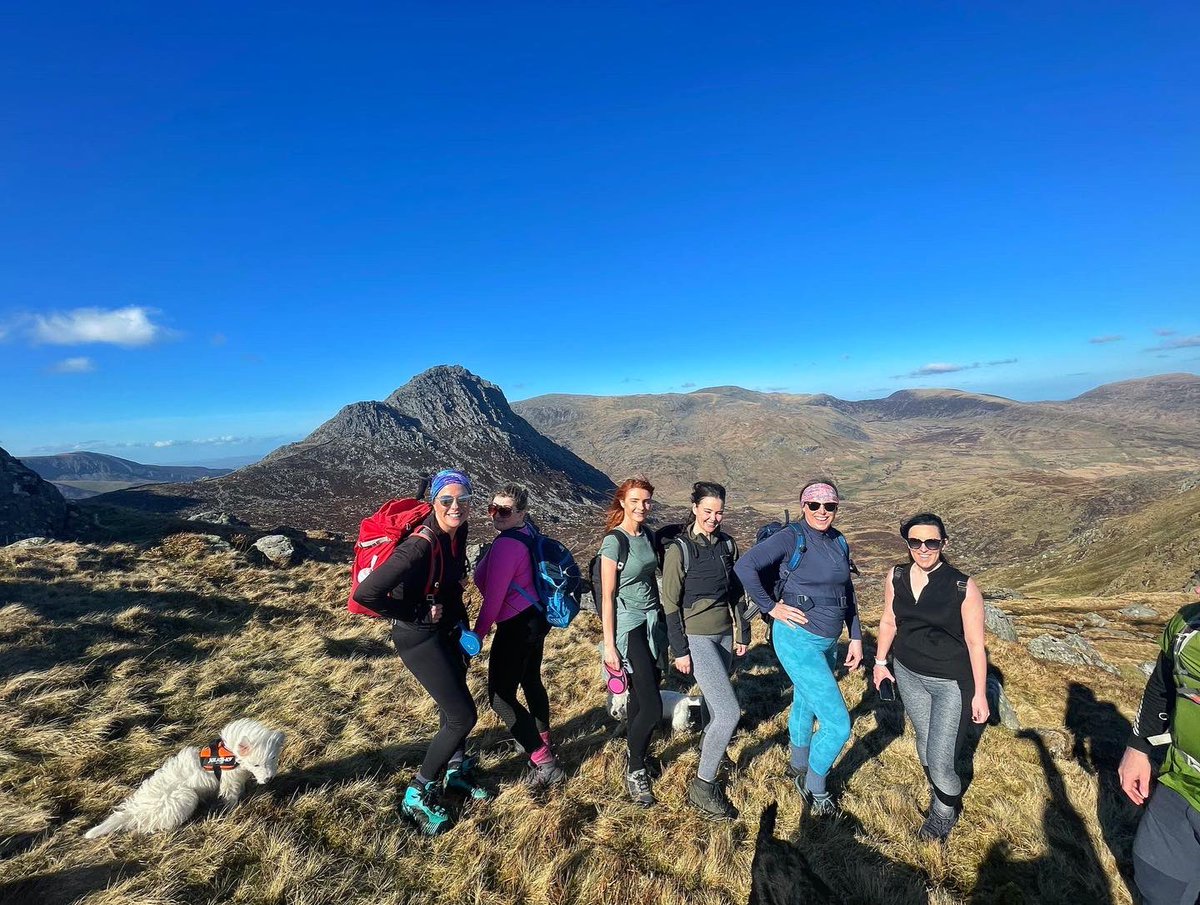 kathryn_h_c's tweet photo. Amazing weekend ☀️🚣‍♀️⛰ #NorthWales #lovewhereyoulive #glyderau #elidirfawr #menaistrait @HafHuws https://t.co/icLKo2IUD3