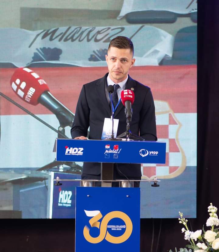 Predsjednik Lončar za Bild.ba: Najveći apsurd u 🇧🇦 je SDA-ova "briga" za Hrvate

"Hrvati su konstitutivni i politički narod koji nikad neće dopustiti gaženje niti podaništvo. 
↪️ bild.ba/lopovi-i-polit…
