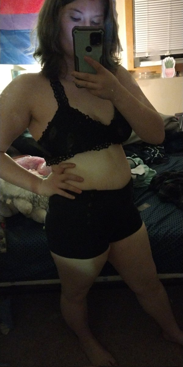 astrobloom_'s tweet photo. Tried on some shorts yesterday and they look fantastic

#bodypositivity #teenstomach #nsfwtwt #thickasf https://t.co/4RFR3eLAQB