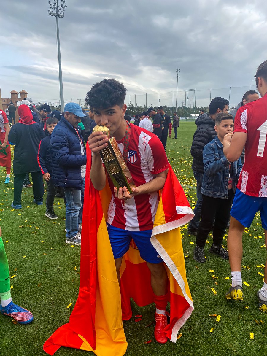 Adrián González tweet media