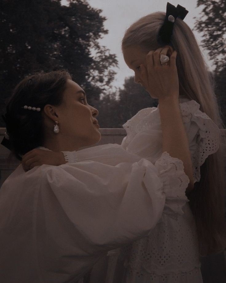 Happy day to the first woman who taught me strength, you will always be my perfect mom🤍🤍🤍

#يوم_الام_العالمي