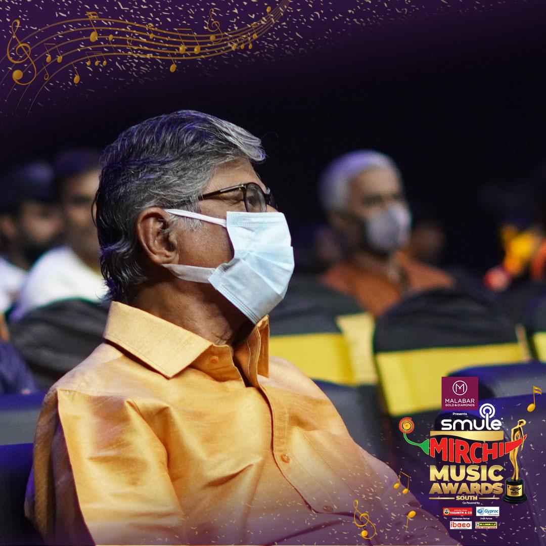 MirchiTamil983's tweet photo. Makala see who is with us today 

#MirchiMusicAwardsSouth 

#MirchiMusicAwardsSouth #MMAsouth #SalutestheMusic #celebratingMusic #musicandmusicianstohonour https://t.co/VLk4SfxZK9