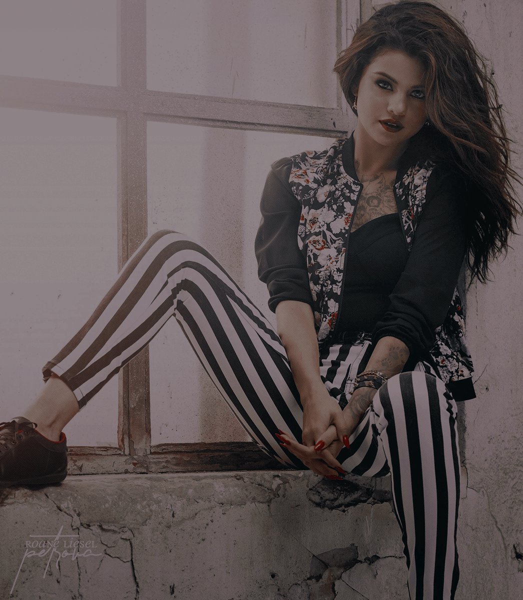 ⠀
⠀⠀⠀⠀⠀ ❛  . . . wanna be 𝐚𝐝𝐨𝐫𝐞𝐝
⠀⠀⠀⠀⠀ i'm 𝐭𝐡𝐞 𝐠𝐢𝐫𝐥 you'd 𝑑𝑖𝑒 𝑓𝑜𝑟.
⠀⠀⠀⠀⠀⠀⠀ ⠀#sᴇᴅᴜᴄᴛɪᴠᴇsᴜɴᴅᴀʏ
⠀