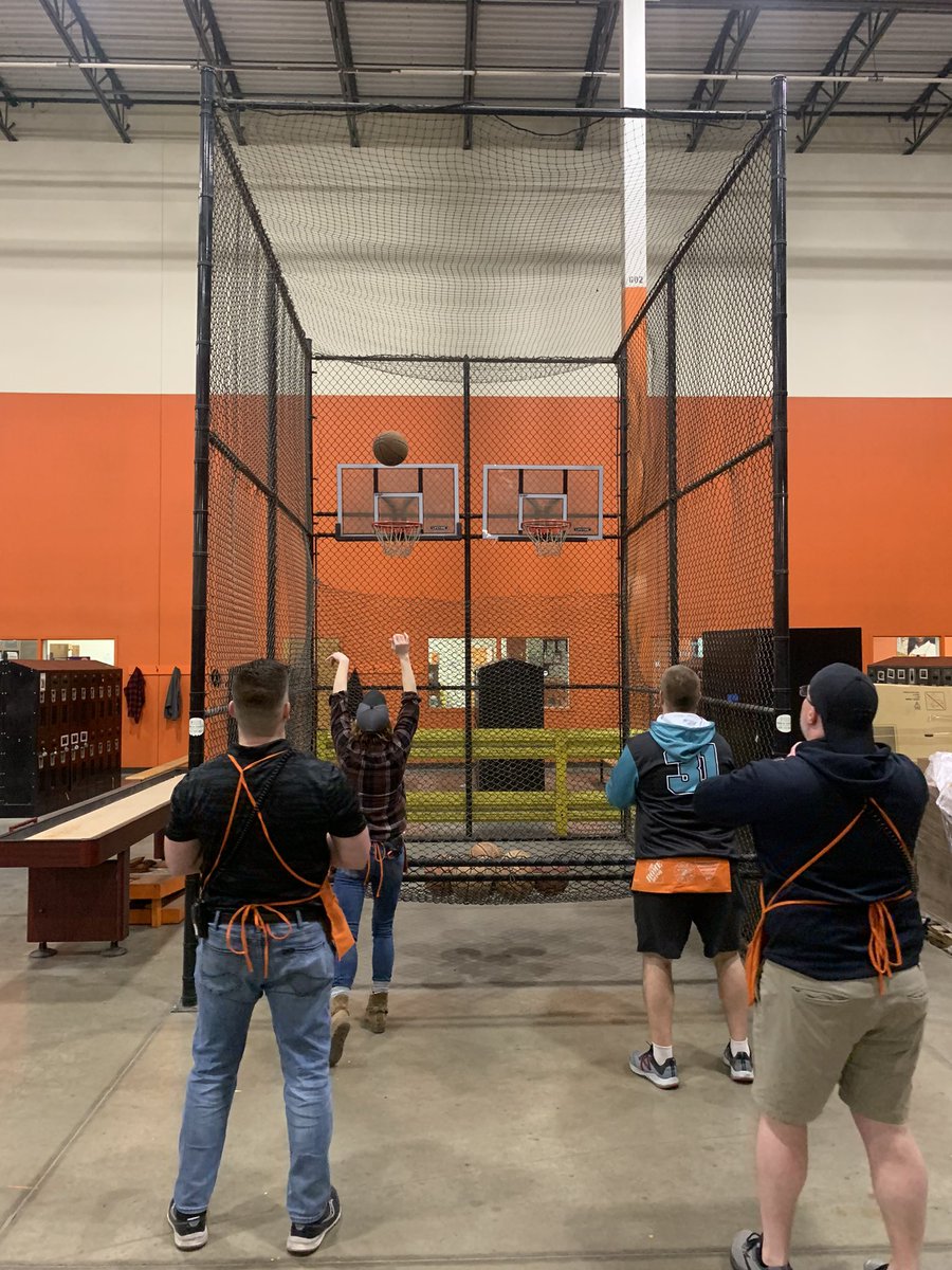 AlexaKennedyTHD's tweet photo. Sunday Funday K3 Outbound style! A little bit of competition today with a basketball shootout! 🏀🏀 @THDjweidner @jdesant12 @logansahadiTHD @AlexTHD5120 @JohnLangenderf2 @abadertscherthd @THDChrisOrsini https://t.co/7bl4TYqqi7