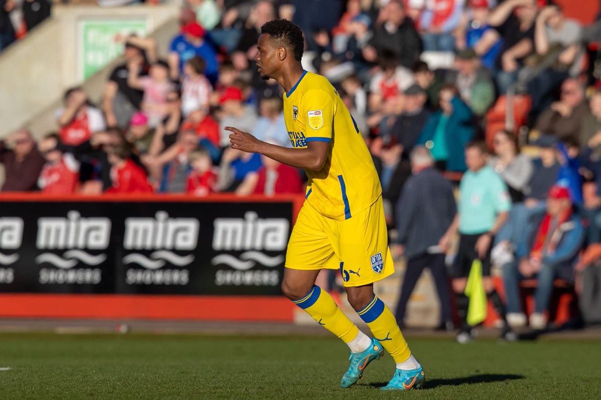 DerickOsei10's tweet photo. Happy to have been able to make my first minutes under the colors of the AFC Wimbledon. Disappointed with the final result, but already focused on the next match. Thanks to the fans for their support 👏🏾 #DOY46 https://t.co/Pd4jijWqzq