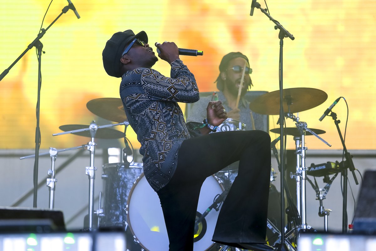 lollapaloozacl's tweet photo. Digan OuoU! 🎶 Digan Ye eh eh 🔥 Comenzamos el tercer día con estos crack! 😎 @MicroTDH @GhettoKids_ @dref_kun @grrrlultra @grupokalfu @CimafunkOficial #MixStage #LollaCL #LollaCL10Años https://t.co/nFQzmlcM63