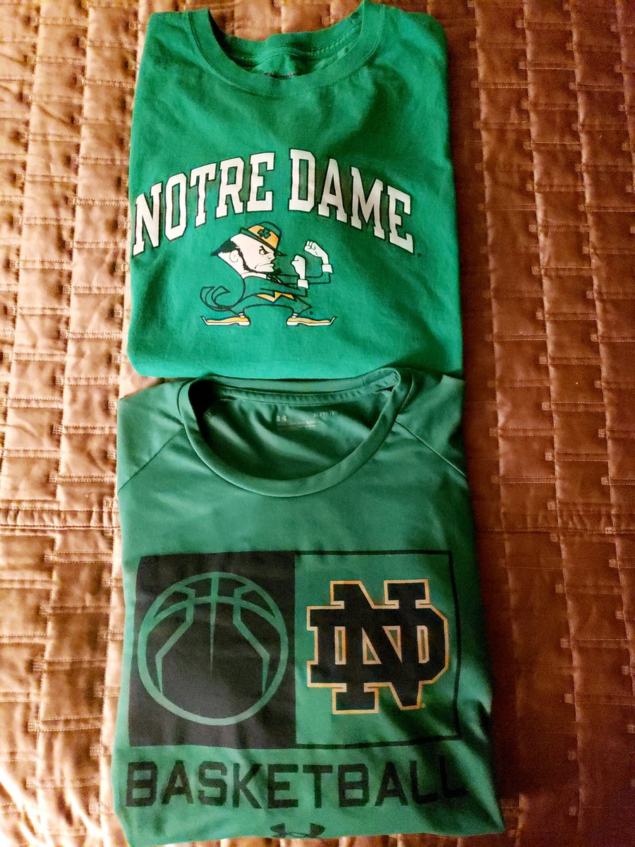 PhonzLovesHoops's tweet image. If it ain't broken, don't fix it! Running back the same RALLY gear for the @NDmbb vs @TexasTechMBB game tonight! GOOOOO IRISH!!!☘🏀☘
