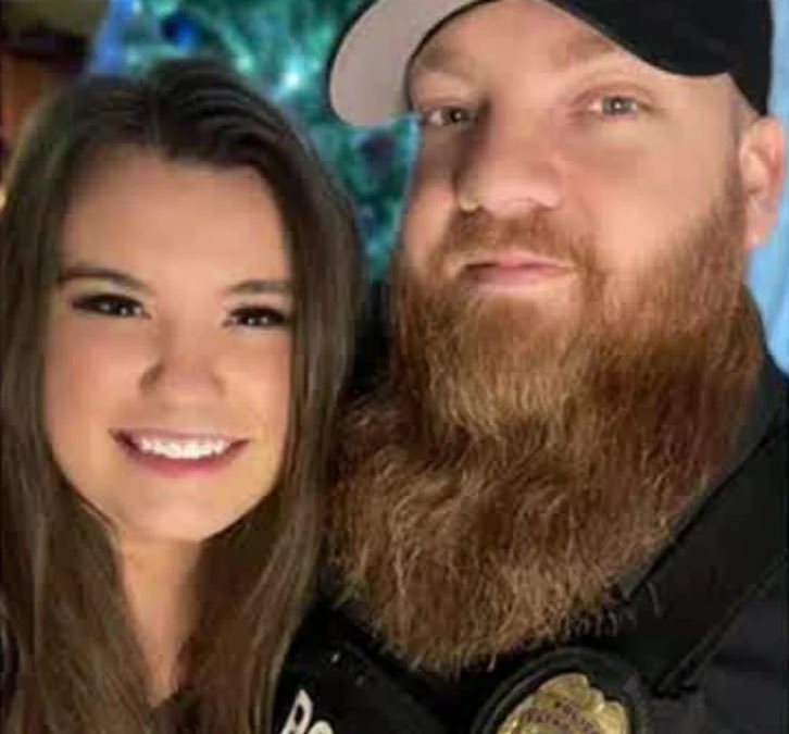 bigricanman's tweet image. Rest In Peace Bonne TerrePD PO Lane Burns who was shot &amp;amp; killed on 3/17/22 while responding to a disturbance. He was a 5 year veteran &amp;amp; leaves behind a fiancé &amp;amp; 2 children. Please retweet to honor him 😞💙🖤 #BackTheBlue #BlueLivesMatter #StopKillingUs #EnoughIsEnough