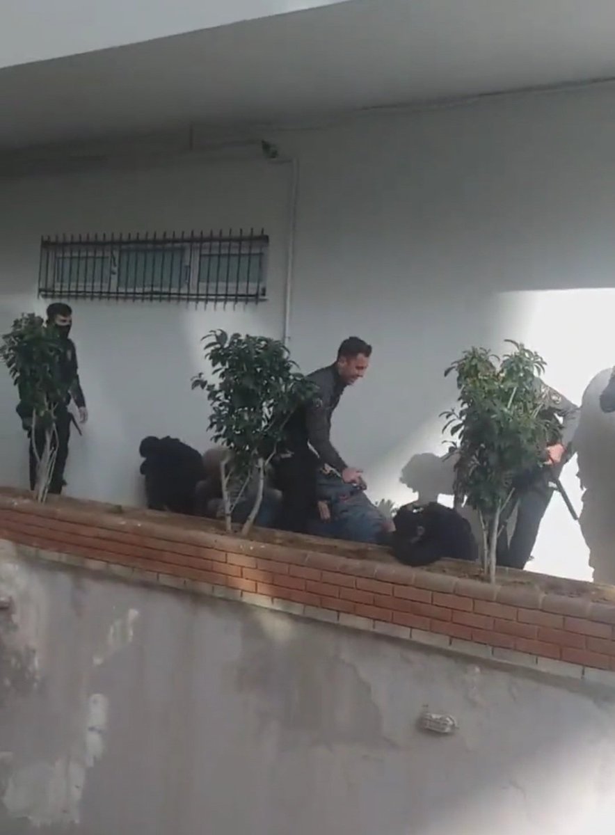 mazlumder's tweet photo. ADANA’DA GERÇEKLEŞEN POLİS ŞİDDETİNİ KINIYORUZ!

1- @furkanvakfi gönüllülerince gerçekleştirilen gösteriye katılan kişiler sokak ortasında aleni bir şekilde polis tarafından darbedilmiş ve göstericiler ağır şekilde şiddete maruz bırakılmıştır. https://t.co/cgmMdLYqU0