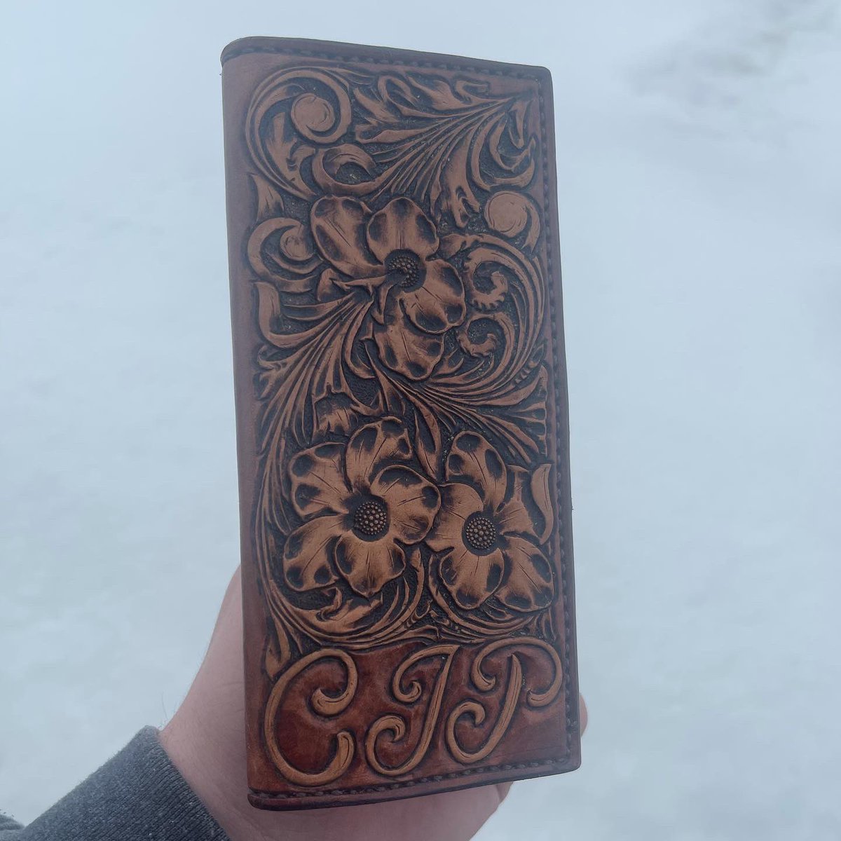 TWCustoms's tweet photo. A really special wallet finished up. https://t.co/VLVaB15JfF