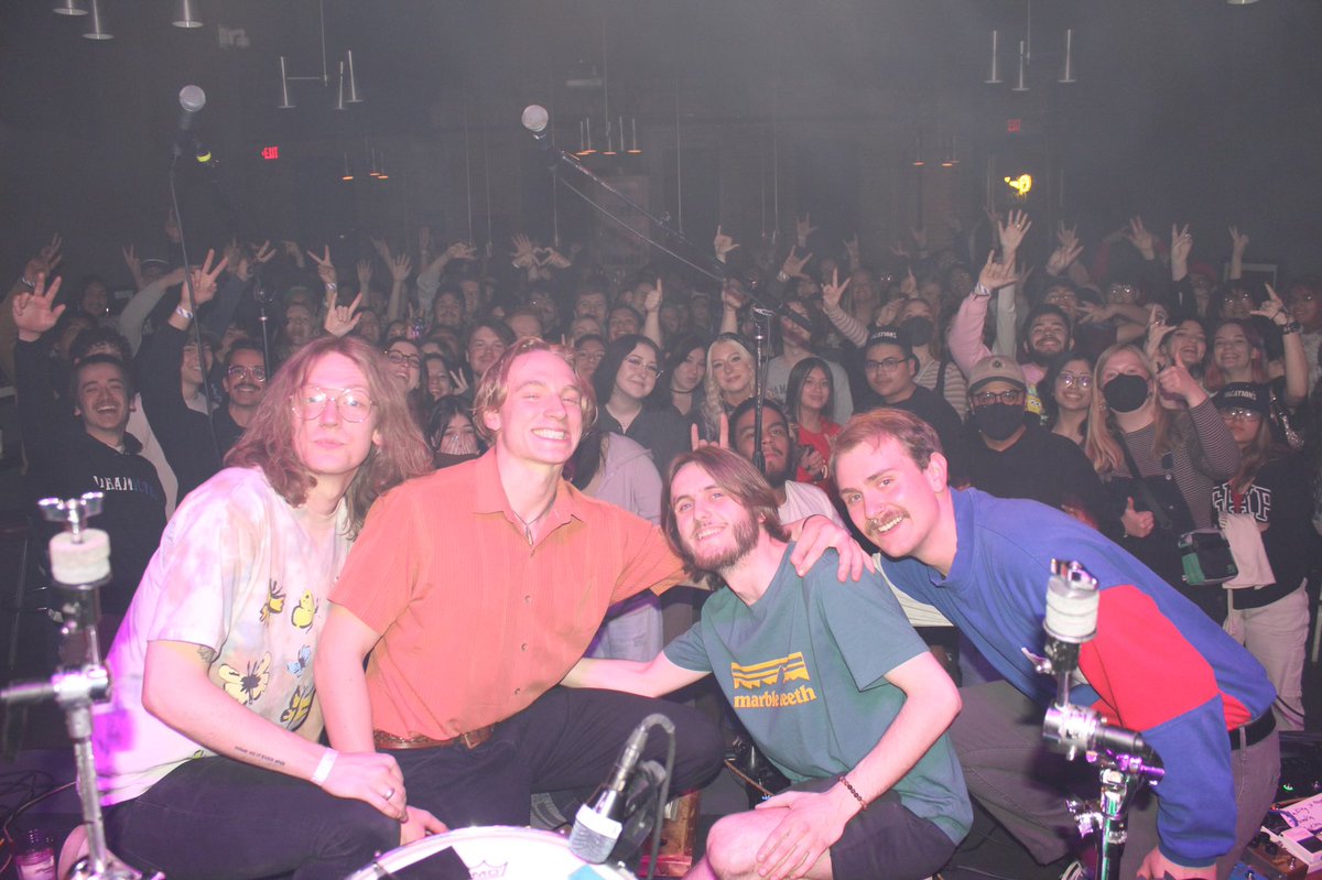 wow, thank you all so much for an incredible weekend. Our debut album 𝘊𝘢𝘧𝘦 𝘝𝘦𝘳𝘵𝘪𝘤𝘢𝘭 𝘎𝘢𝘳𝘥𝘦𝘯 is out tonight at midnight. Link in bio. ⁣⁣⁣

Thank you Alejandro González for being an amazing friend and snapping this photo. So much love