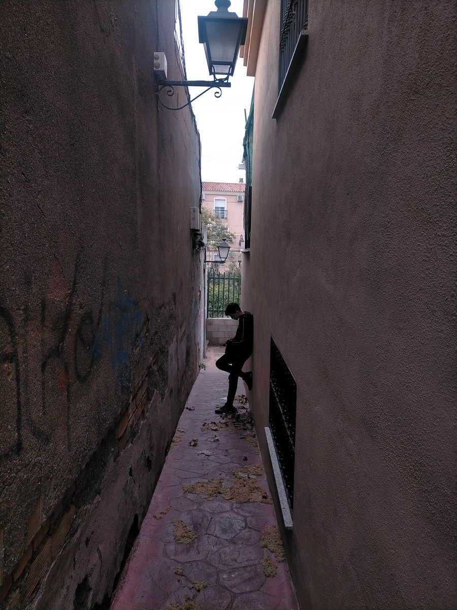 javiier_caastro's tweet photo. Necesito una maratón de peliss https://t.co/owH2qZuh9O