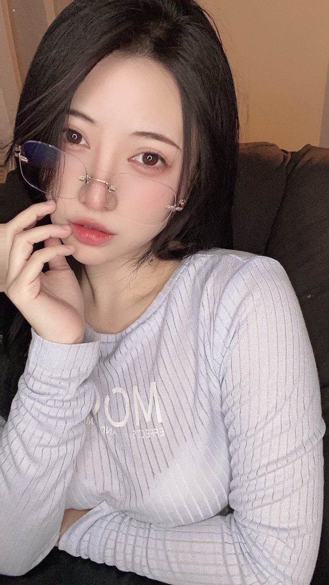 XFF_Fan's tweet photo. 想要成为眼镜先生吗 https://t.co/hdhdJpWW0J