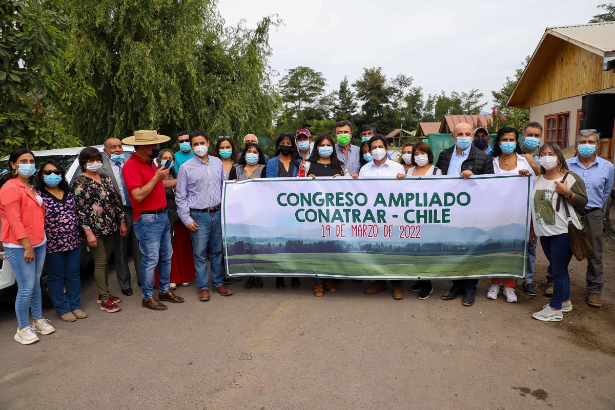 tvalenzuelavt's tweet photo. Tuvimos una gran jornada en terreno en Placilla 💪🏻 junto a la Confederación Nacional de Trabajador@s Agrícolas y Rurales #Conatrar 👩🏻‍🌾👨🏻‍🌾 y con APR Manantiales💧🤝 #Placilla #Sábado https://t.co/7k3r3r2jSj