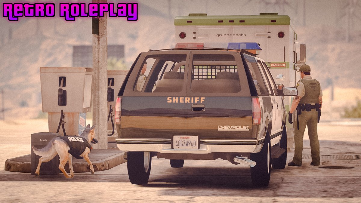 RetroRoleplay5M's tweet photo. Some recent pictures sent in from the currently ongoing 90's patrol's! As you can see we have some new designs and versions of things as well as an image showcasing some civilian life roleplay! Alongside a merry weather security car! https://t.co/zY3GfQfSCJ