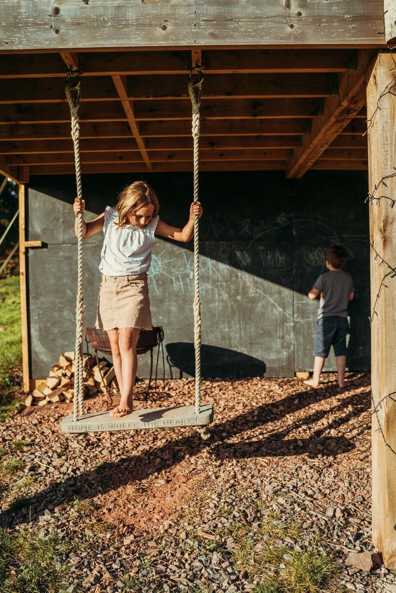 GlampinglyHQ's tweet photo. The kids can swing on the swings, run in the woods, draw on the walls &amp; sleep in a cosy cupboard. Parents can dine on the deck &amp; take in the view. 👉 https://t.co/iMvmDYmA6V

📍 Otter's Holt, Devon
#️⃣ #glamping #devon #visitdevon #family https://t.co/n74vHJRWzy