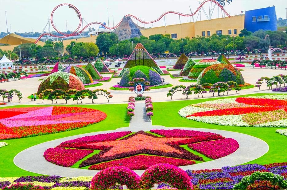 NazNews3's tweet photo. Le Jardin Miracle est un grand jardin fleuri situé à Dubaï. Lancé en 2013, ce joyau occupe plus de 72 000 mètres carrés avec plus de 250 millions de plantes. Il n'y a pas comme lui dans le monde. https://t.co/BCxY9qUeV9
