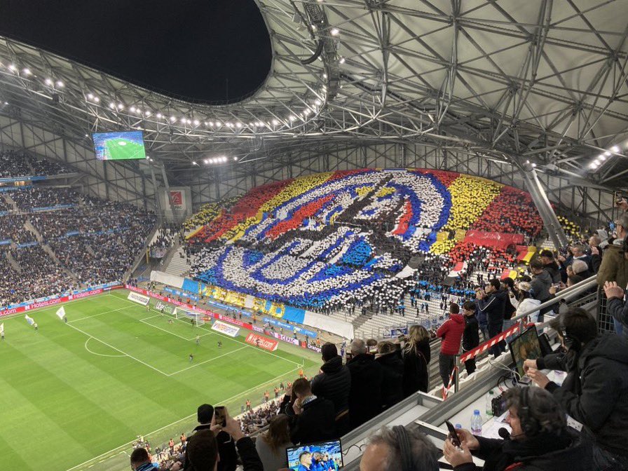_BeFootball's tweet photo. Le superbe tifo des supporters marseillais au Vélodrome ce soir ! 

Magnifique ! 

#Ligue1UberEats | #OMOGCN https://t.co/EBrjFte9v8