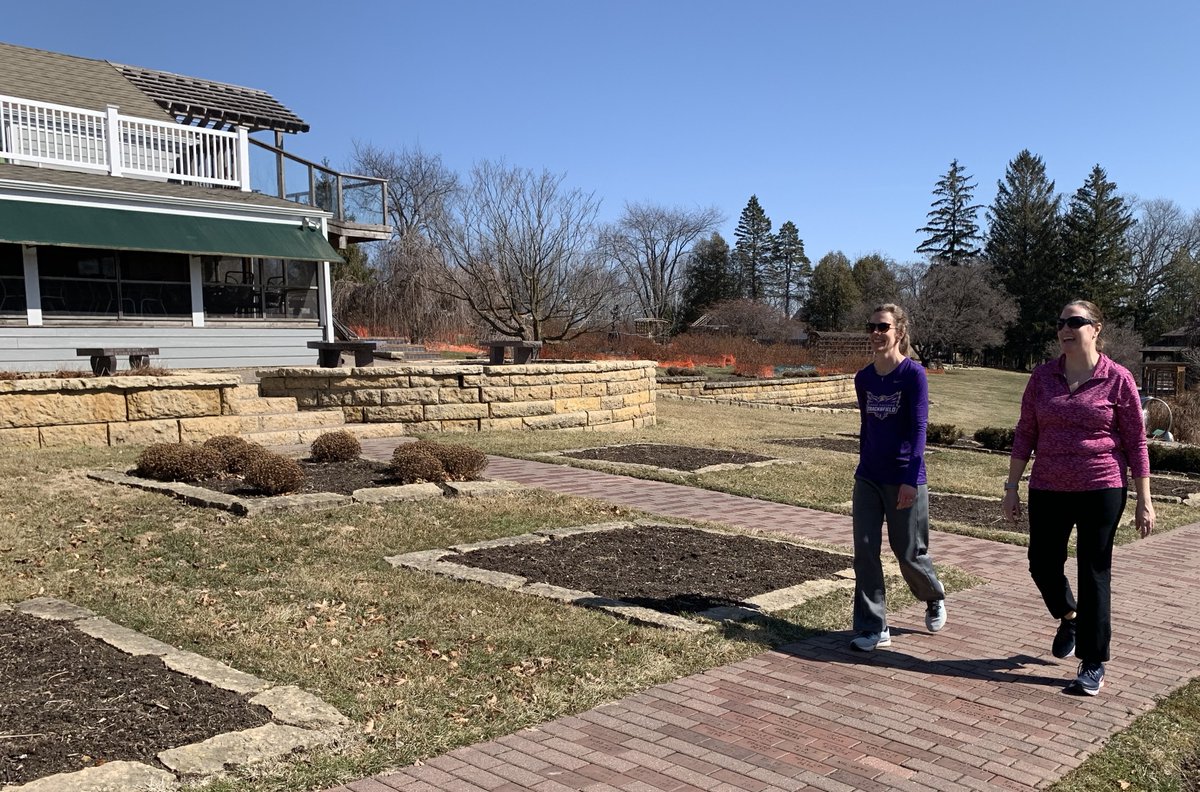 Sun, warmth takes center stage on 1st day of spring in Dubuque

telegraphherald.com/news/tri-state…