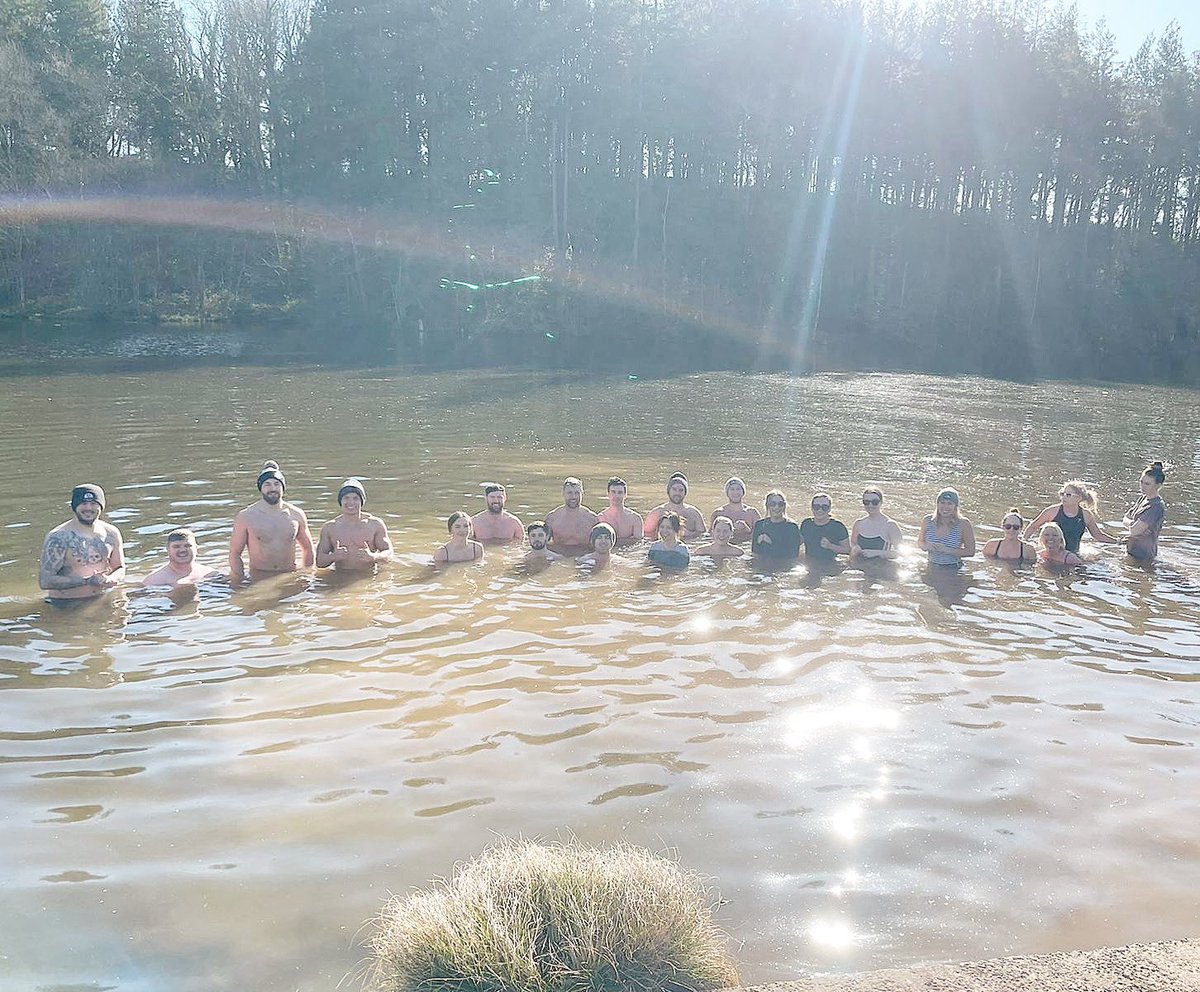 Another amazing morning with our community..

So nice seeing new faces 🫂 

Looking forward to the next dip in April and planning on having coffee available so we can have a good natter after the dip ☕️ 

💭🥶💚

#TackleYourThoughts #ColdWaterTherapy #TacklingTheStigmaTogether