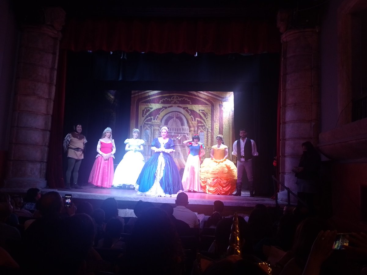 vickalimentos75's tweet photo. @mninoticias Mil gracias por la invitación, debo regresar y deben venir a ver este fabuloso montaje  #UnCuentoParaLasPrincesas Felicidades a todo el elenco #MuchaMierda https://t.co/GeVXV3tIzN