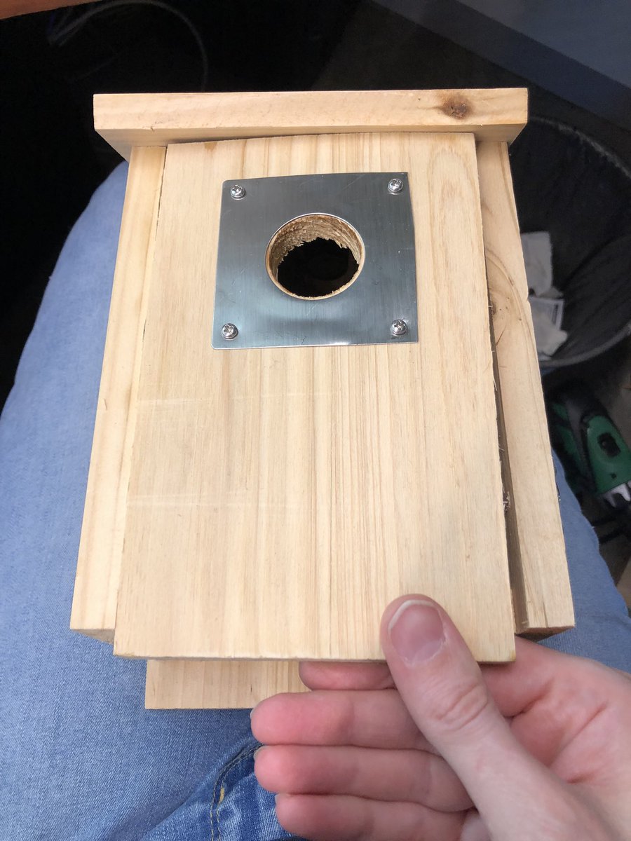 Etath's tweet photo. Raspberry Pi + camera + motionEyeOS + birdhouse
Only thing left to do is to some soldering and hang them up. https://t.co/I30AadsZiY