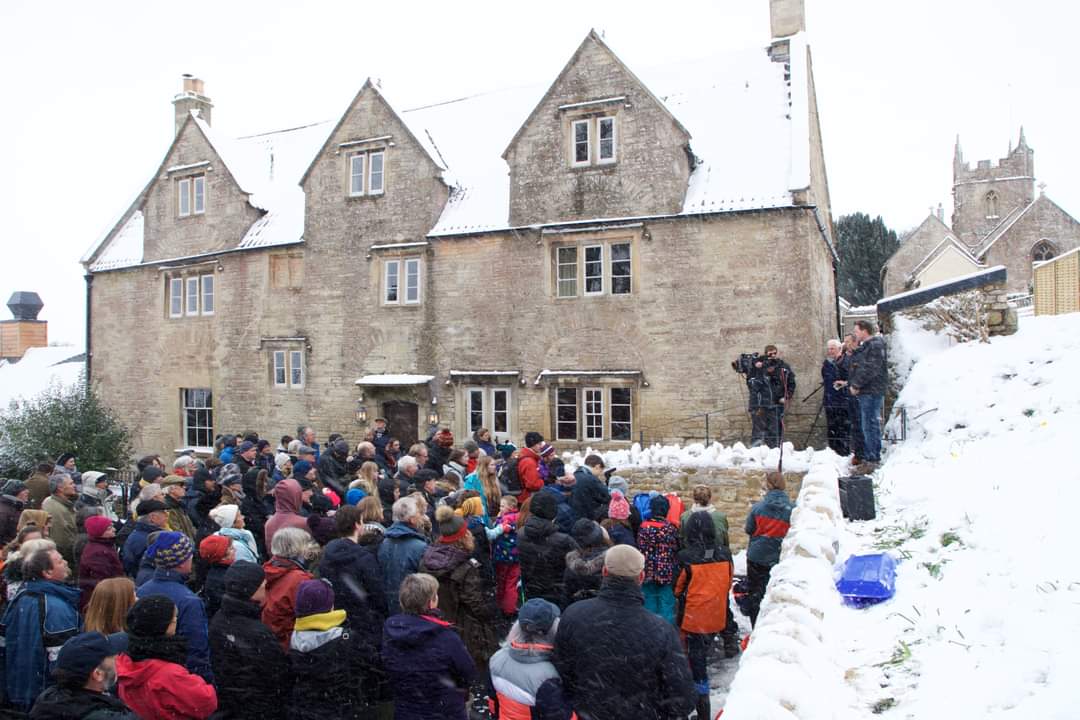 PackhorseBath's tweet image. After 6 years of being shut, on this day (Sunday) 4 yrs ago we finally opened the doors to hundreds of eager revellers in a snow covered village.We haven&apos;t looked back since.
Happy 4 years to us &amp;amp; a huge thankyou to all our amazing supporters.
#bathpubs #bath #packhorsebath
