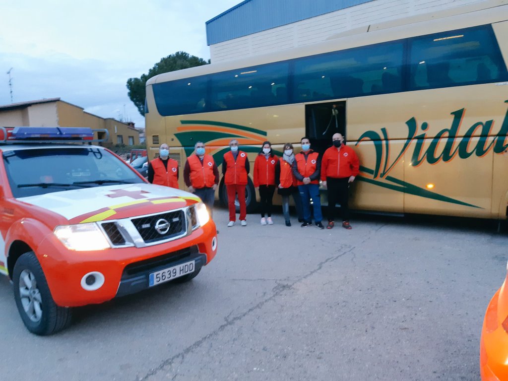 EnferTES's tweet photo. Esto es acojonante, en 3 días han llenado un autobús hasta la bandera de material necesario para la ayuda a los refugiados Ucranianos.

Orgullo es lo que siento.

GRACIAS

@cdsanesteban 
@cruzrojasoria 
#CRElBurgoDeOsma
#CRSanEsteban
#EroskiSanEsteban

Y a todos los sorian@s! https://t.co/42gHVKxOsm