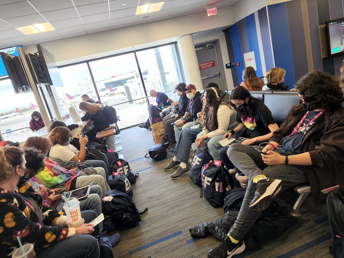 Roskosky90's tweet image. Day 5 (Part deux): hanging out at Logan..... heading home (on plane now). Thank You Boston and @EFExplore for a great 5 days. @Barbpete2 @MrsFelch221 @EagleJudge91 @PedroGalaviz9 @CanutilloMs @CanutilloISD  #ItWasFun #AdventuresInLearningInBoston #CampusOfChaMpionS