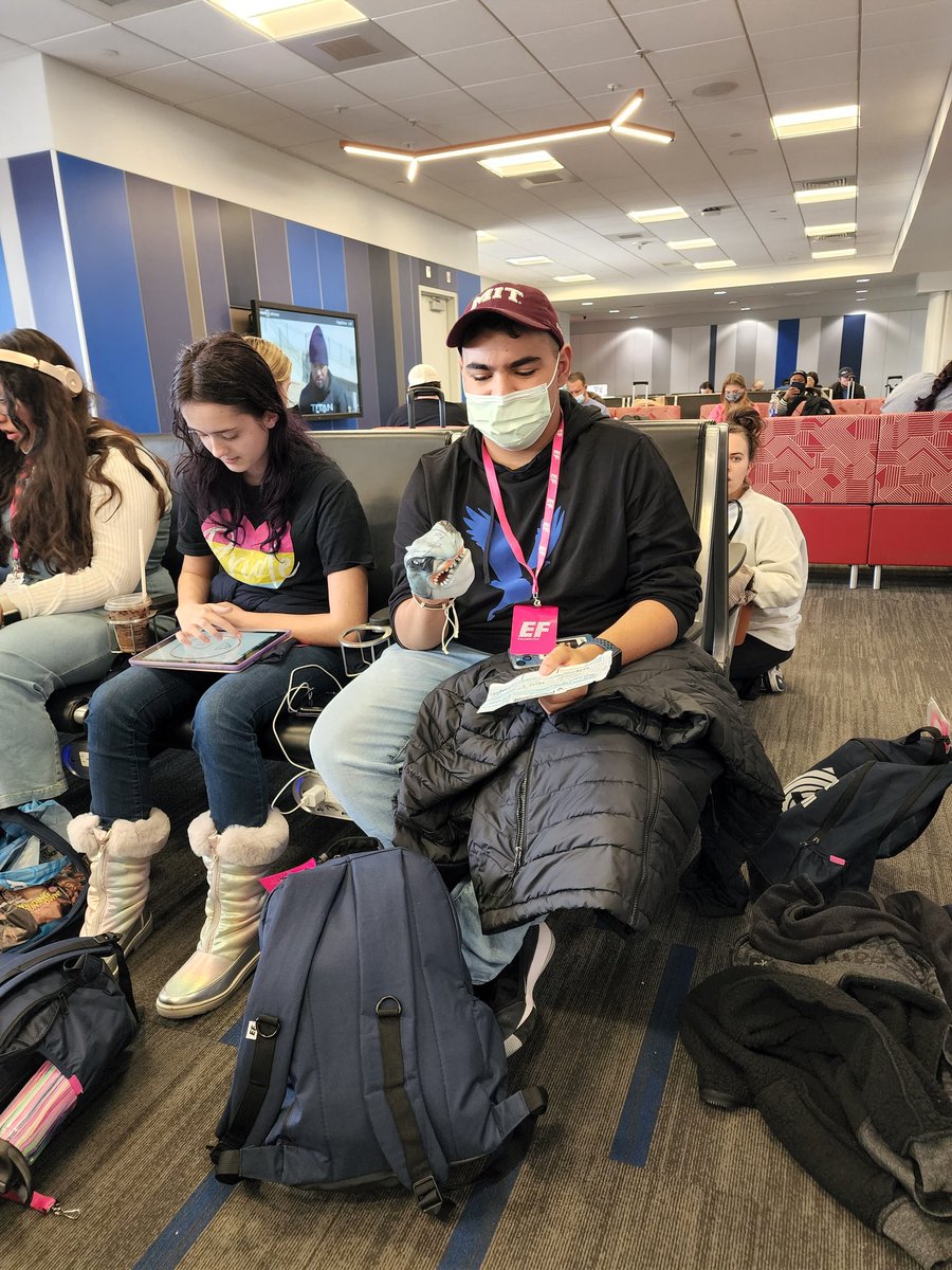 Roskosky90's tweet image. Day 5 (Part deux): hanging out at Logan..... heading home (on plane now). Thank You Boston and @EFExplore for a great 5 days. @Barbpete2 @MrsFelch221 @EagleJudge91 @PedroGalaviz9 @CanutilloMs @CanutilloISD  #ItWasFun #AdventuresInLearningInBoston #CampusOfChaMpionS