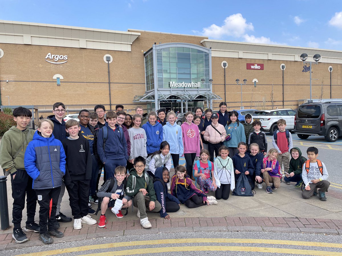 ReptonPrepBoard's tweet photo. A super, fun-filled Sunday shopping trip for our boarders to @airhausparks Inflatable Park and @LoveMeadowhall Shopping Centre. What a fantastic way to mark the last weekend of term! #AReptonPrepStory #iloveboarding #sundaytrips https://t.co/KXkIrjMt2k