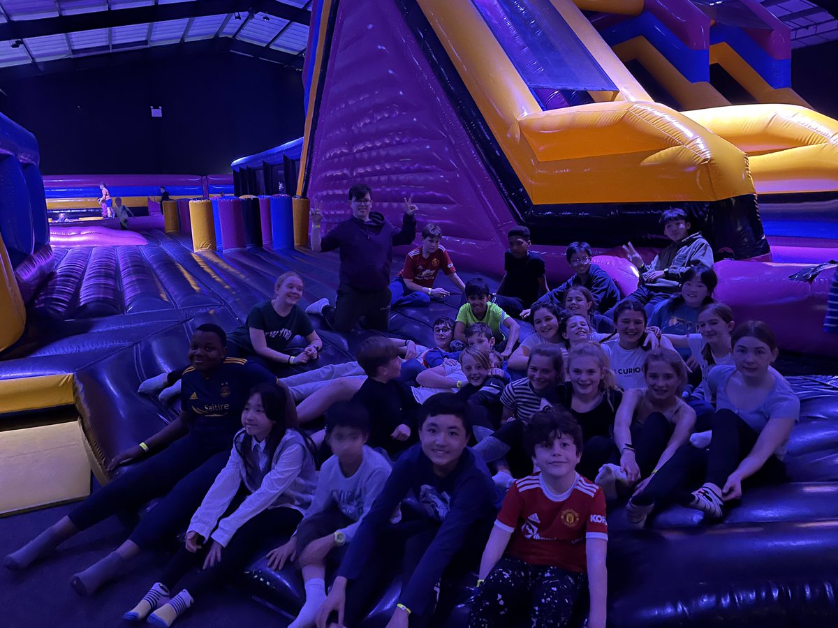 ReptonPrepBoard's tweet photo. A super, fun-filled Sunday shopping trip for our boarders to @airhausparks Inflatable Park and @LoveMeadowhall Shopping Centre. What a fantastic way to mark the last weekend of term! #AReptonPrepStory #iloveboarding #sundaytrips https://t.co/KXkIrjMt2k