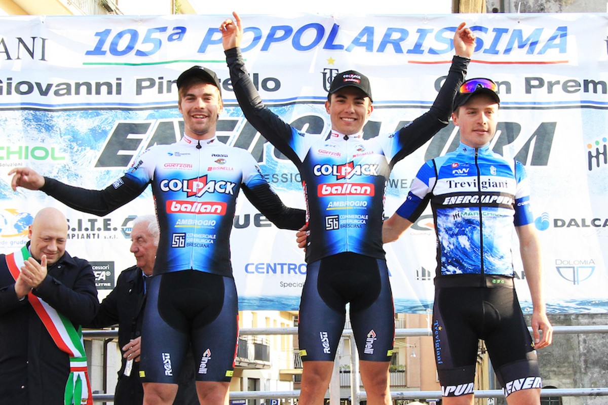 mundociclistico's tweet photo. #Popolarissima | 🇮🇹🚴‍♂️🥇🇨🇴POSTALES de la victoria del sprinter antioqueño Nicolás David Gómez (@t_colpackballan) en la Popolarissima 🇮🇹🚴‍♂️🏆🔥💪👏

#ElPortalDelCiclismo #VamosEscarabajos #ciclismo #EscarabajosXElMundo #TeamColpackBallan https://t.co/EzZSWEfluO
