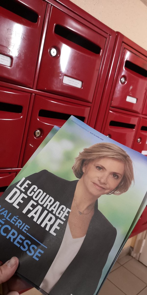 LR_3005's tweet photo. Encore ce week-end, les militants #LesRépublicains étaient sur le terrain pour distribuer le programme de @vpecresse !
Si vous ne voulez plus d'Emmanuel #Macron, il n'y a qu'un vote ➡️ Valérie #Pécresse ! 🗳️

Nous rejoindre ➡️ https://t.co/qx3Ra53q0r

#Gard #Alès #AvecPécresse https://t.co/xXuiojDDnv