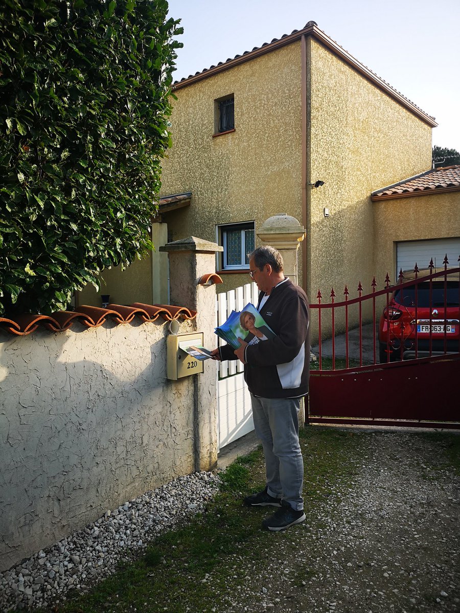 LR_3005's tweet photo. Encore ce week-end, les militants #LesRépublicains étaient sur le terrain pour distribuer le programme de @vpecresse !
Si vous ne voulez plus d'Emmanuel #Macron, il n'y a qu'un vote ➡️ Valérie #Pécresse ! 🗳️

Nous rejoindre ➡️ https://t.co/qx3Ra53q0r

#Gard #Alès #AvecPécresse https://t.co/xXuiojDDnv