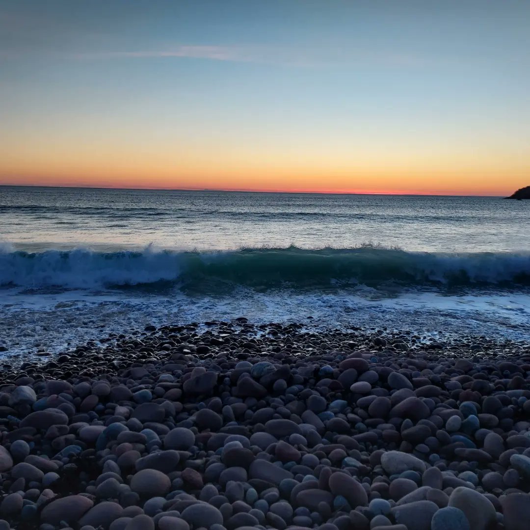 BayStoer's tweet photo. The best way to spend a Friday night 😍, Stoer Bay sunsets whilst waiting on both  my chips and my wee sister to arrive.
#sunset #sisters #stoer #chippytea #waves #sunnydaysahead #fabweekend https://t.co/PwBKsq3T47