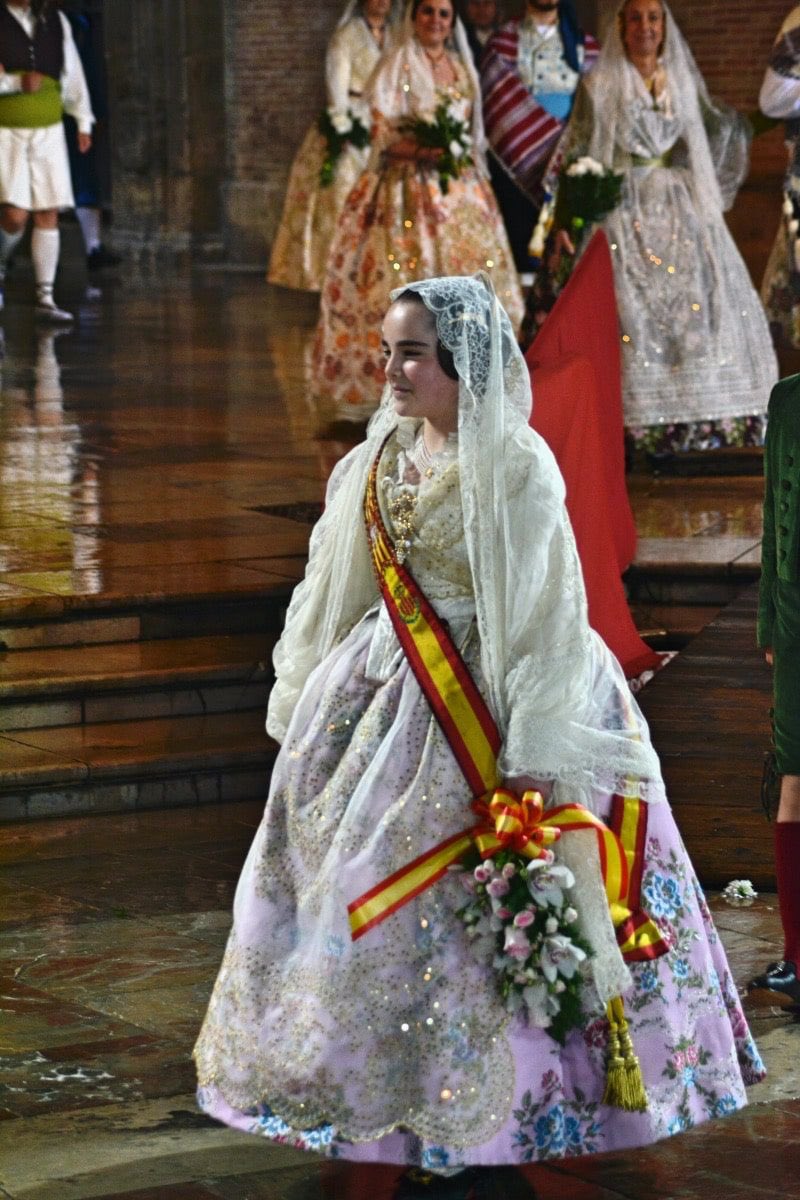 FallaAlameda1's tweet photo. Ofrenda a la Virgen de los Desamparados #tornarasentir_nos #Falles22 #falladelesarts #alameda #ofrenda22 #fallaalameda https://t.co/S5aA37q5SS